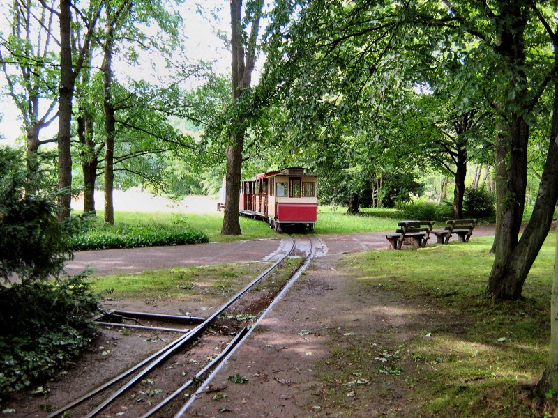 Britzer Garten in Berlin-Britz, Sommer 2007, mit Blick auf die Parkeisenbahn