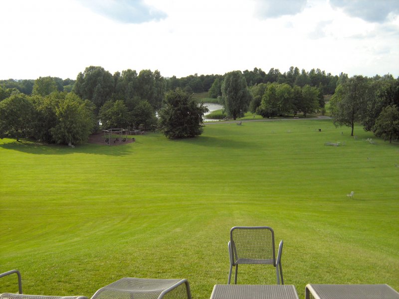 Britzer Garten, Blick ber die Landschaft - Sommer 2007