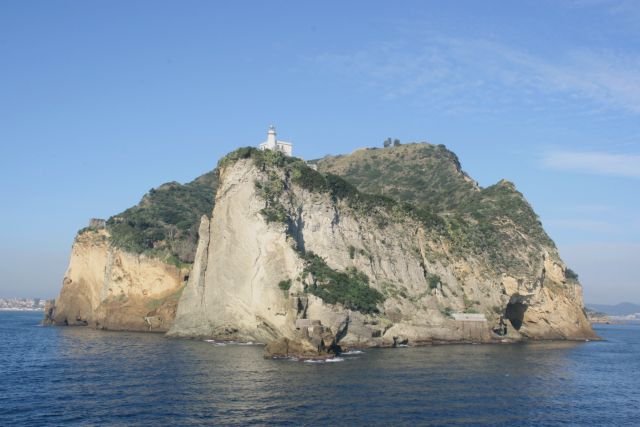 Das cap Miseno. Die Tennung zwischen dem Golf di Pozzuoli und dem Canale di Prcida.