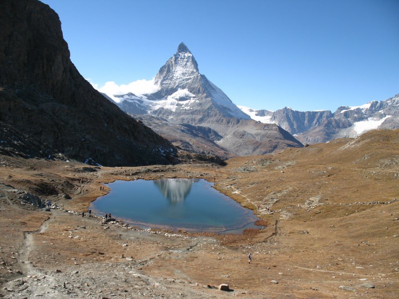 Das Matterhorn (4478 mM) und der Riffelsee.
(Oktober 2007)