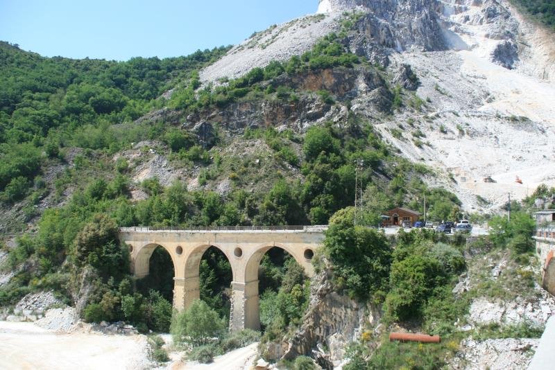 Das mittlere Viadukt der Ponti di Vara.