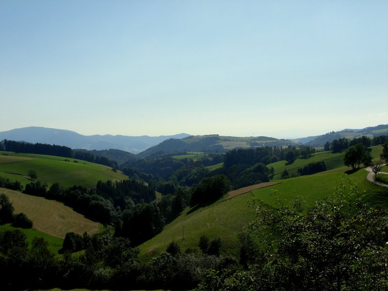 Der Naturpark Sdschwarzwald bei St. Peter im Sommer 2007. Mitte links im Bild der Schauinsland mit 1284 Meter Hhe