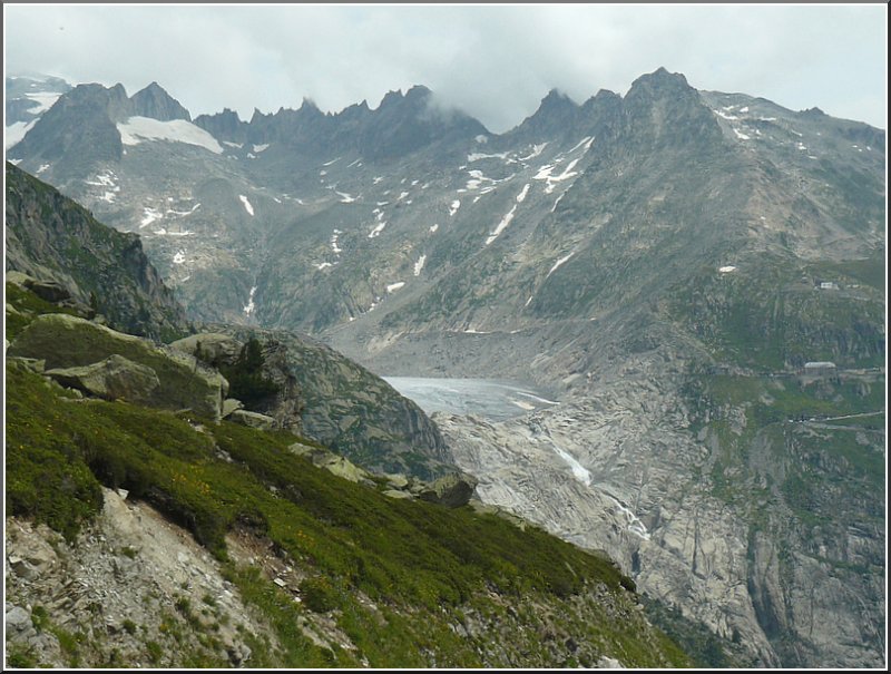 Der Rhnegletscher aufgenommen whrend der Abfahrt des Grimselpasses am 01.08.08. (Hans)   