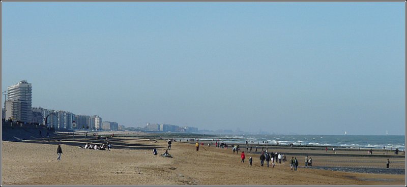 Der Strand von Oostende an einem Sonntag Morgen im September. 14.09.08 (Jeanny)