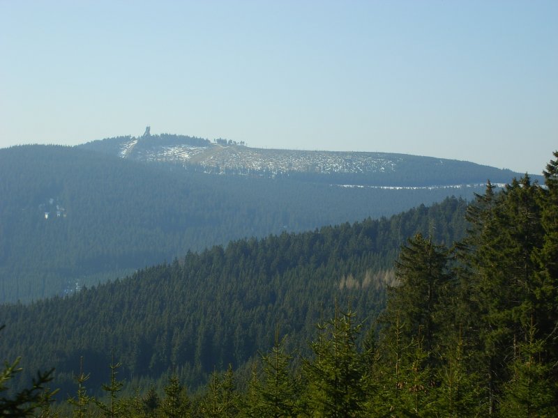 Der Wurmberg am 2.4.2007 von einem brockenzug aus Fotografiert