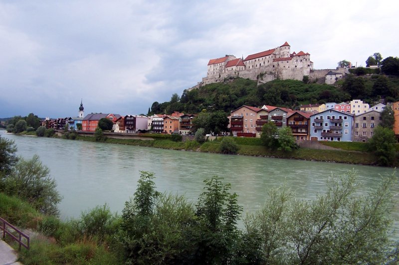 Die Burghausener Burgmauer