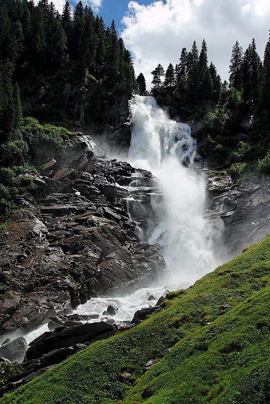 Die Krimmler Wasserflle im Sommer 2007. 
Hier die obere Fallstufe am Ausgang des Achentals.