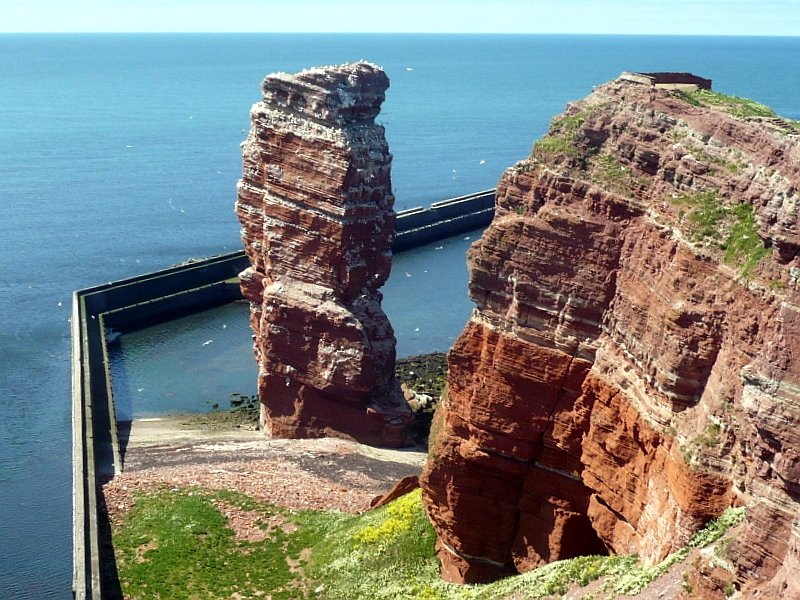 Die  Lange Anna  an der Nordwest-Ecke von Helgoland am 16..05.2008