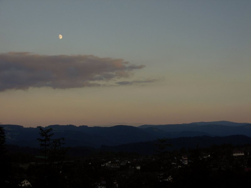 Die letzten Minuten der Dmmerung ber St. Peter im Schwarzwald im Sommer 2007