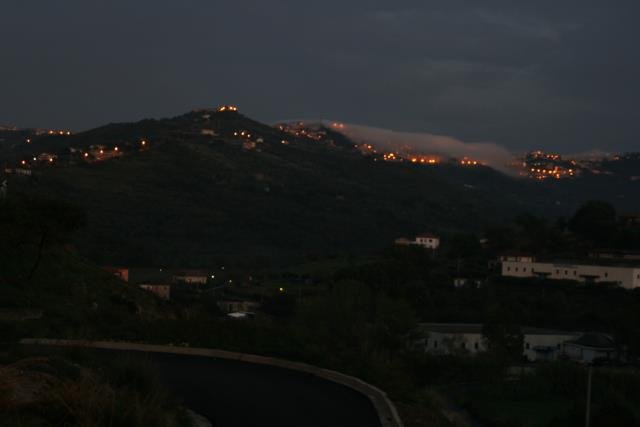 Die Nacht senkt sich ber Torchiara.