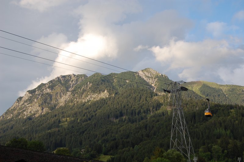 Die Nebelhornbahn und die Alpen am 13.8.2009.