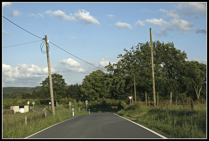 Eine  Kreuzung  im Sauerland. Hier zwischen Ldenscheid und Meinerzhagen. (19.06.2009)