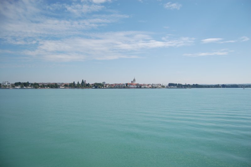 Eine der Stdte, die direkt am Bodensee angesiedelt sind. Wenn mich nicht alles tuscht ist das Friedrichshafen. 05.07.08