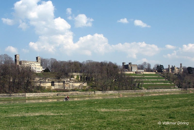 Elbhang mit den drei imposanten Schlssern Schloss Albrechtsberg, Lingnerschlo (Villa Stockhausen) und Schlo Eckberg - Dresden, 28.03.2007
