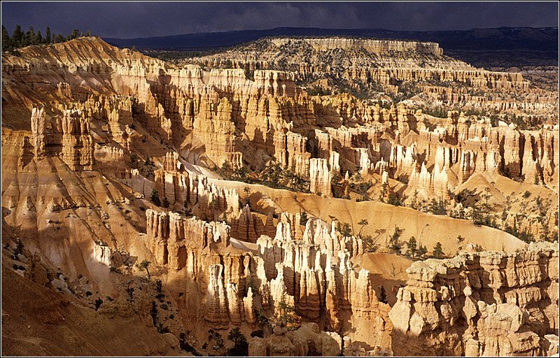 Entstanden durch Wind, Wasser und Luft: der Bryce Canyon. April 1992, Scan vom Dia (Matthias)