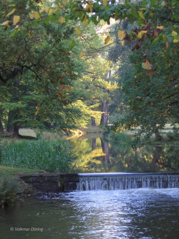 Frst Hermann von Pckler liess seit 1815 diesen Muskauer Park anlegen - Bad Muskau, 06.10.2005
