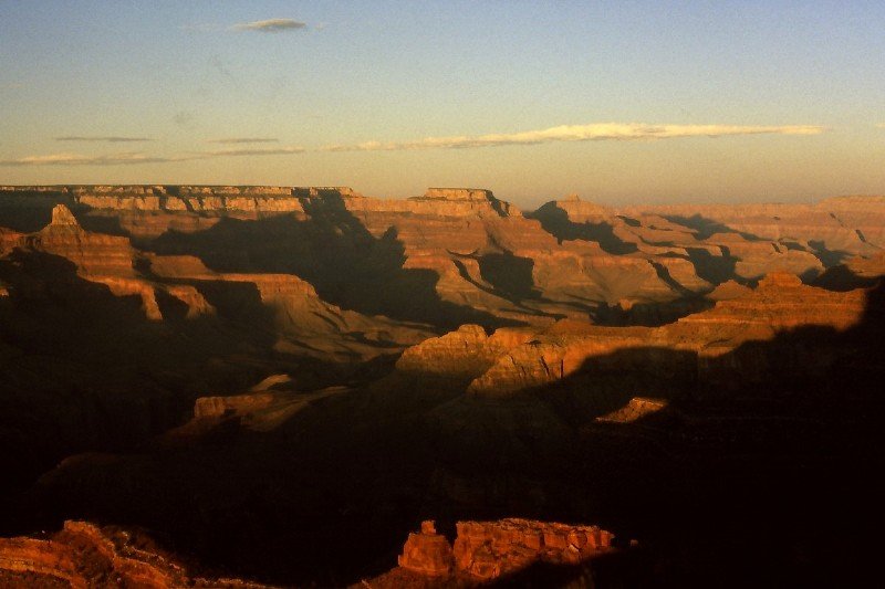 Grand Canyon (29. August 1980). Die Schatten werden lnger und die Rottne werden krftiger.