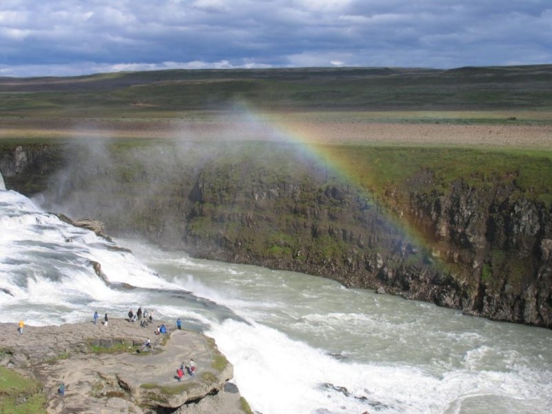 Gullfoss mit Regenbogen am 9-7-2006.