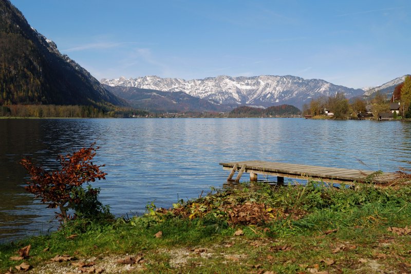 Hallsttter See im Salzkammergut mit Dachsteingebirge, bei Obersee (29.10.2007)