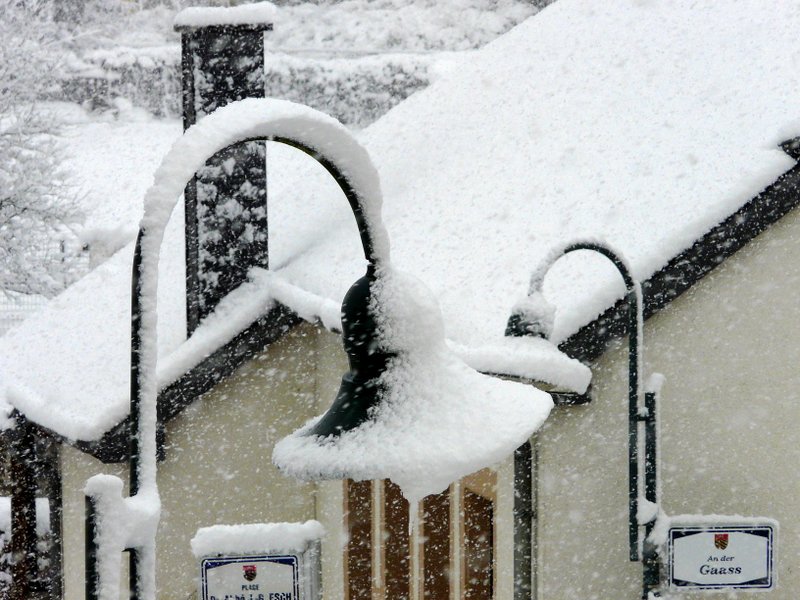 Heftiges Schneegestber in Erpeldange/Wiltz (Luxemburg) am 04.03.08.