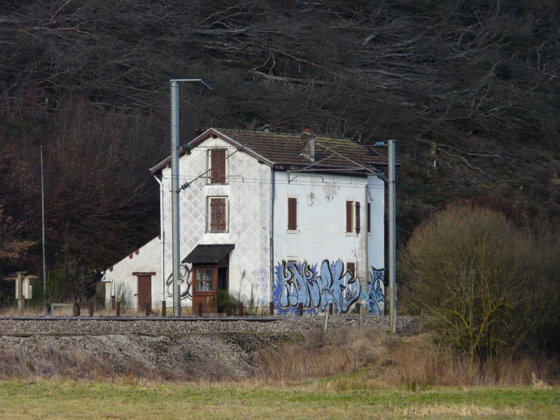 Hier sieht man, dass ausser Kyrill noch andere zerstrerische Krfte am Werk waren. Bahnwrterhuschen zwischen Drauffelt und Mecher/Clervaux (Luxemburg) im Bild festgehalten am 02.01.08.  