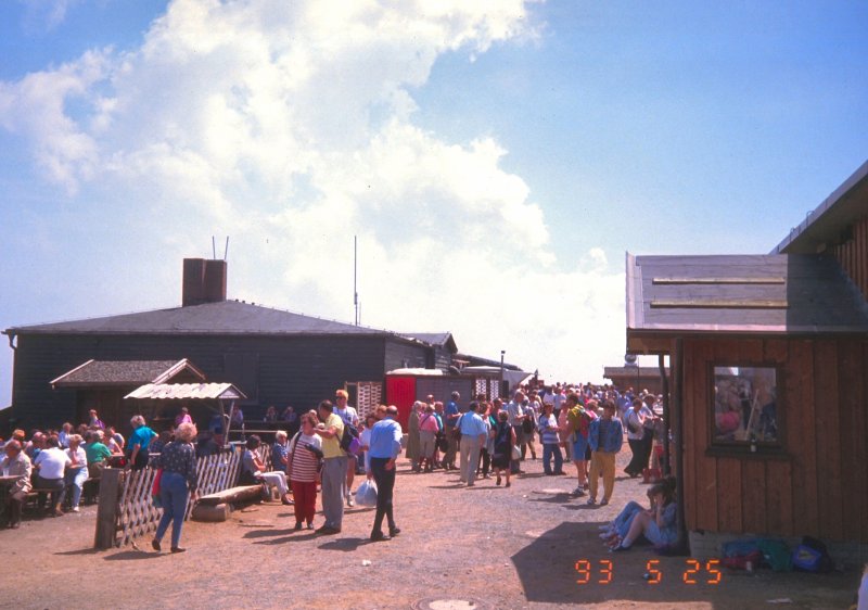 Hochbetrieb auf dem Brocken, dig. Dia von 1993