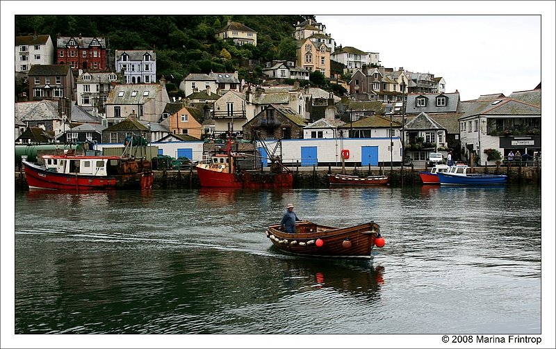 Im Hafen von Looe - Fhrverbindung West/Ost. berfahrtszeit gefhlte 2 Minuten. 