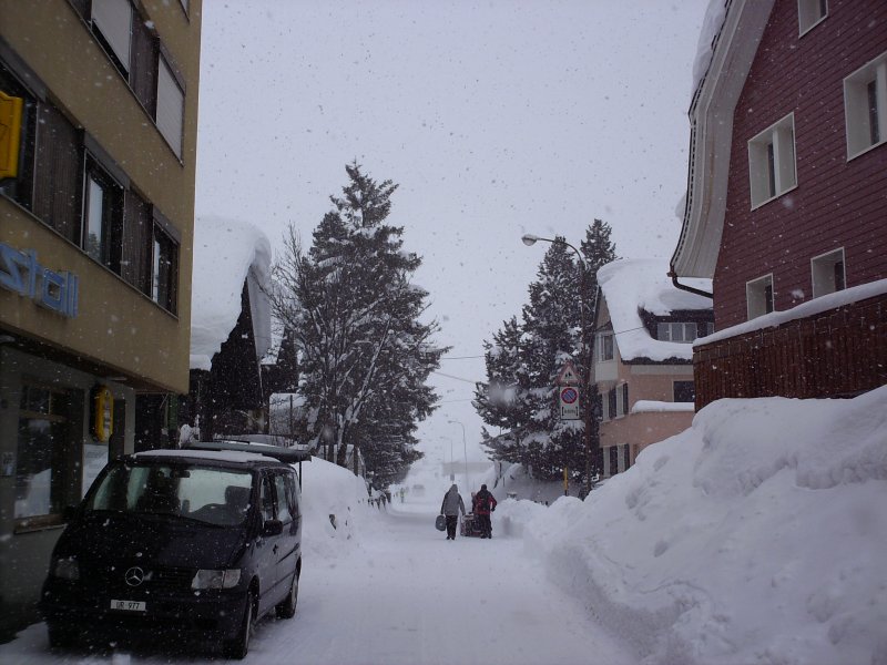 Im Mrz 2009 hat es nochmals richtig gschneit und in Andermatt den Winter zurck gebracht. 11. Mrz 2009