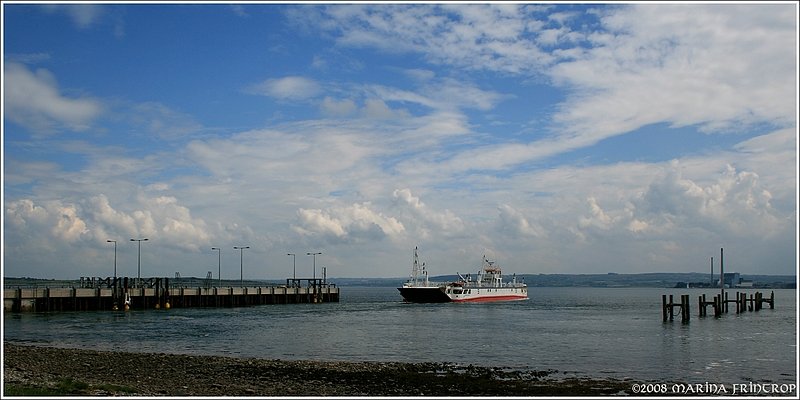 Irland Co. Clare - Das Shannon-Ufer bei Killimer. Das Fhrschiff machte sich gerade auf den Weg nach Tarbert (Co. Kerry).