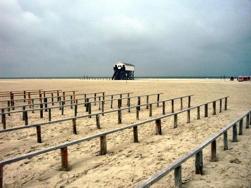 Kein Badewetter am Strand von St. Peter-Ording, Sommer 2003