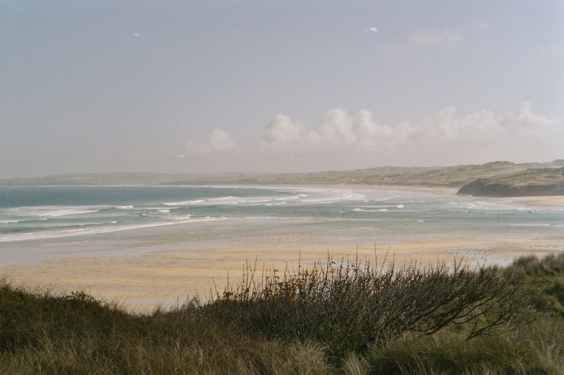 Kstenansicht der St. Ives Bay 
Cornwall April 2004