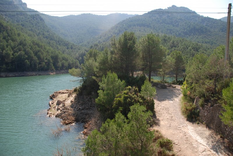 LA POBLA DE BENIFASSÀ, 09.10.2007, der Stausee Embalse de Ulldecona liegt in der Comunidad Valenciana, während die namensgebende Stadt in Katalonien liegt