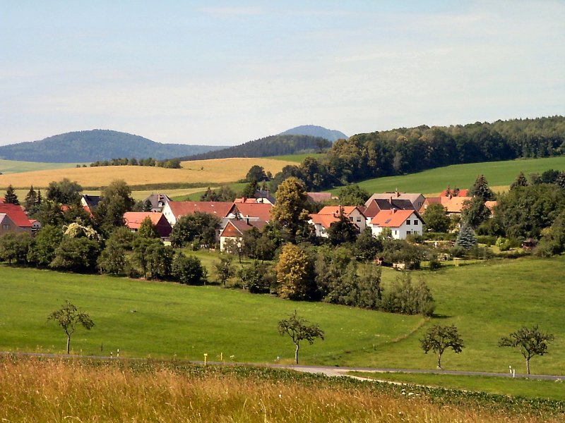 Landschaft bei Hrnitz am Zittauer Gebirge im Sommer 2004