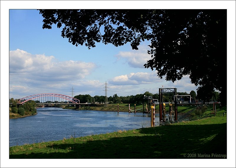 Mitten im Ruhrgebiet - Die Ruhr bei Duisburg-Neuenkamp