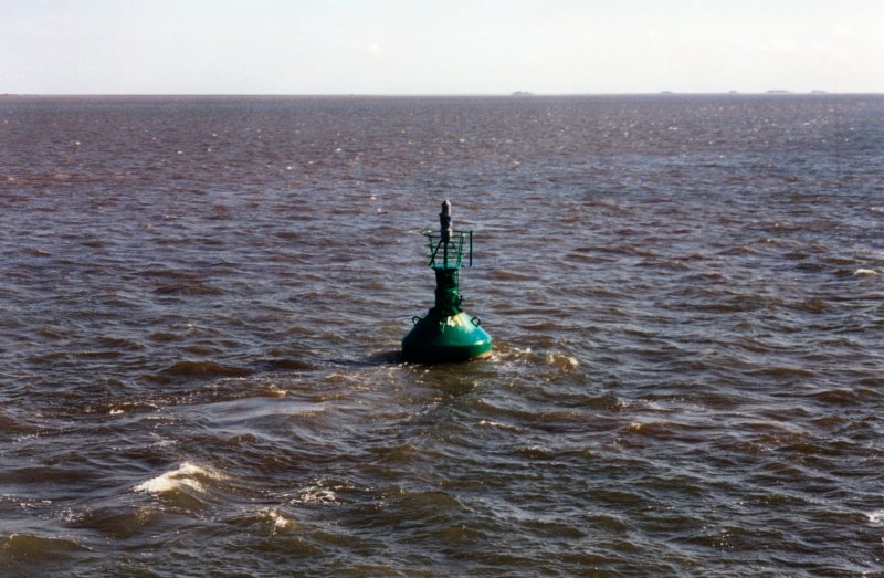 Nordsee mit Seezeichen und Blick zu den Haligen, 2005