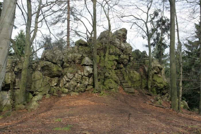 Nr. 120 - Elfenstein. Der Elfenstein ist ein Granitfelsen oberhalb von Bndheim. In der Nhe befindet sich das Harzburger Fenster. Ein sehr schner Aussichtspunkt, der bald besser ist, als das eigentliche Ziel.
