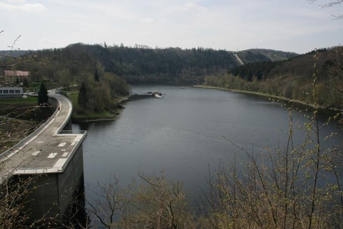 Nr. 62 - Talsperre Wendefurth. Die Talsperre Wendefurth liegt unterhalb der Rappodetalsperre. Sie dient zur Energiegewinnung, zur Fischzucht, und dem Hochwasserschutz. Da sie keine Trinkwassertalsperre ist, wird sie auch touristisch genutzt.
