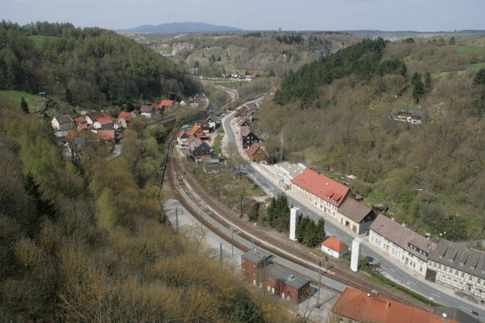 Nr. 88 - Aussichtspavillion Hoher Kleef. Auf dem Hohen Kleef in Rbeland befindet sich ein Pavillion aus dem man einen schne Blick ber den Harz und das Bodetal hat. Er ist Bestandteil des Hexenstiegs und der Wege deutscher Kaiser und Knige.