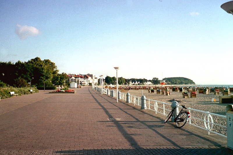 Promenade am Strand von Travemnde, Sommer 2003