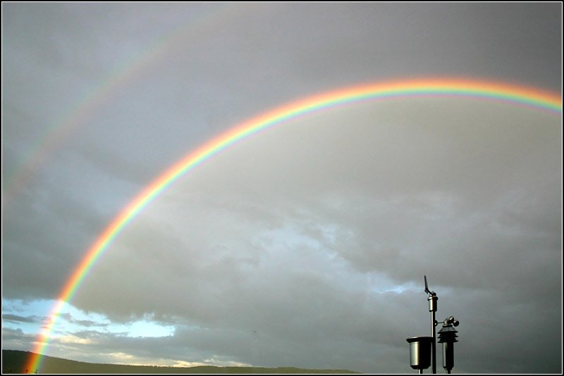 Regenbogen über Rommelshausen frühmorgens am 23. Juni 2007. (M)