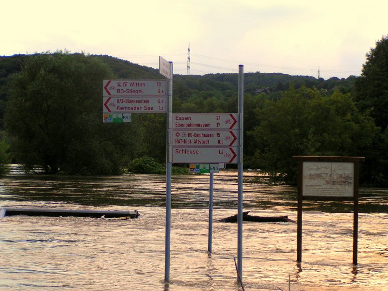 Reichlich Kubikmeter fhrte die Ruhr am 27.08.2007, Nhe Kemnader See