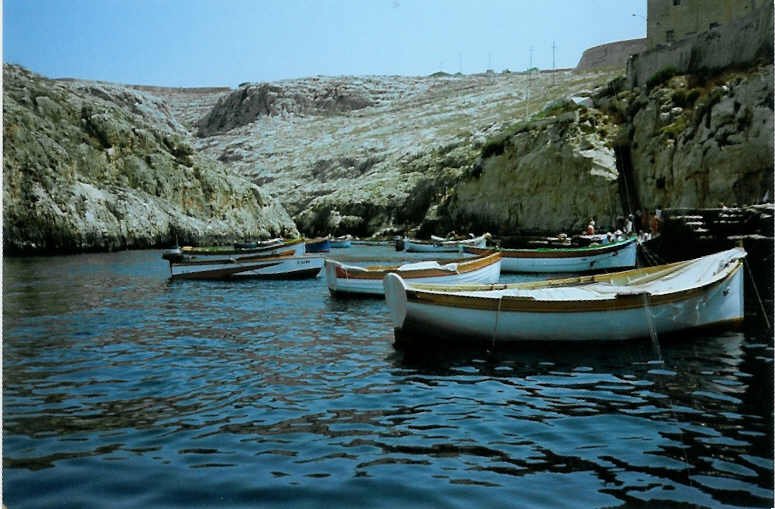 Ruderboote bei Malta