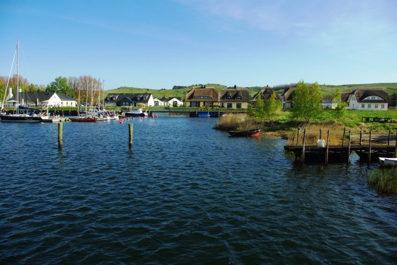 Rgen - So wohnt man heute am Hafen von Gager