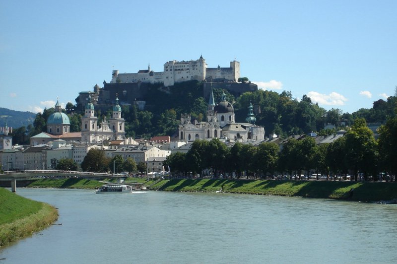Salzburg mit Blick zur Festung und Dom.  18.08.08
