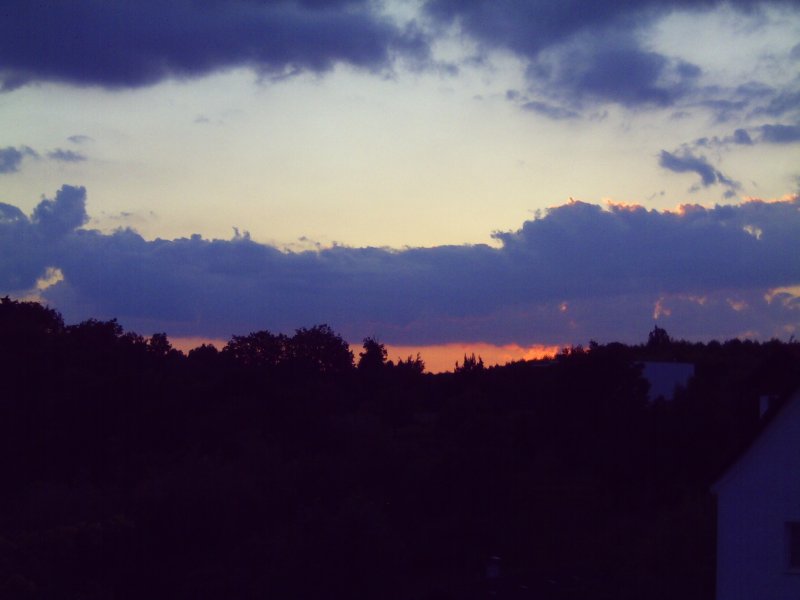 Schne Stimmungs-Aufnahmen von meinen Zimmerfenster aus Fotografiert. (Pfarrkirchen Sommer 2005)   