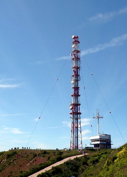 Sendemast am Aufgang zum Oberland, hier beginnt der etwa drei Kilometer lange Rundweg ber das Oberland, 16.05.2008