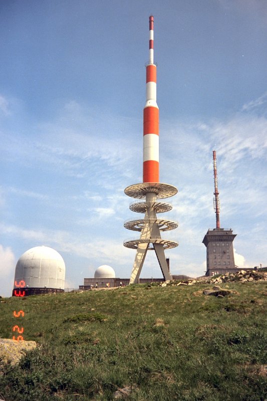 Sendemast auf dem Brocken, dig. Dia von 1993


http://www.landschaftsfotos.eu/bilder/thumbs/tn_9509.jpg