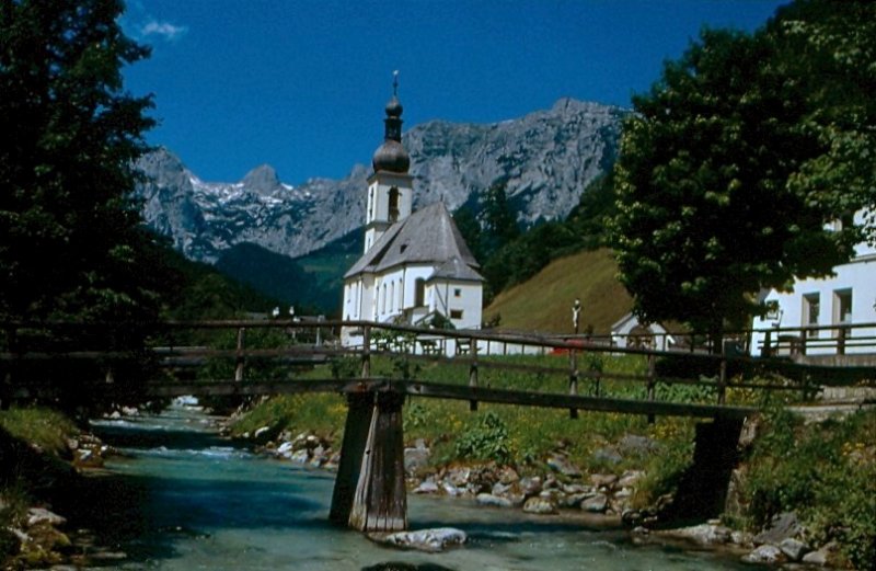 Sommer 2000, der Ort Ramsau mit seinem weltweit bekannten Panorama