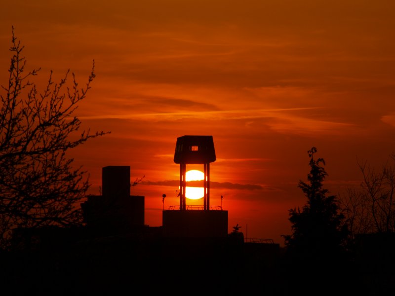 Sonnenuntergang an den RWTH Instituten in Aachen Melaten.