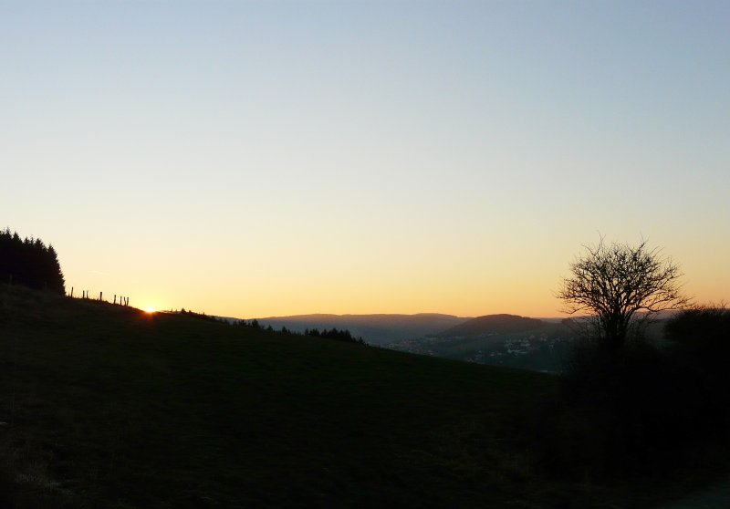 Sonnenuntergang aufgenommen in Erpeldange (Luxemburg) am 18.12.07.